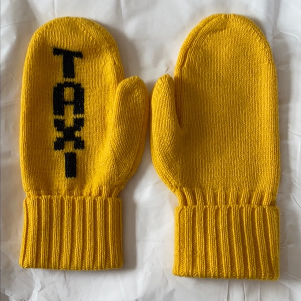 Kate Spade “taxi” mittens